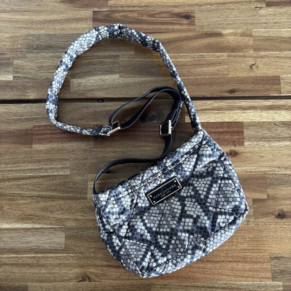 Marc Jacobs Purse Snake Print Soft Quilted fabric Small Crossbody Bag Travel‎